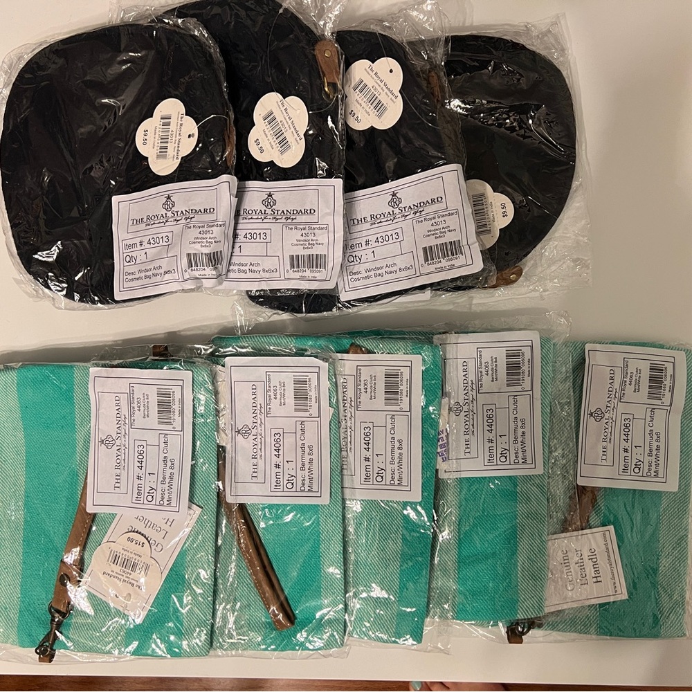 Lot of NWT Cosmetic Bags - Picture 3 of 5